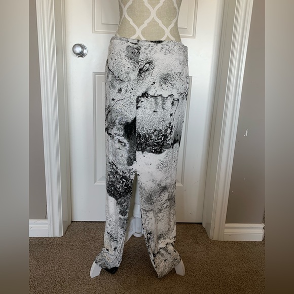 Unique gorgeous artsy skirt. - Picture 3 of 4